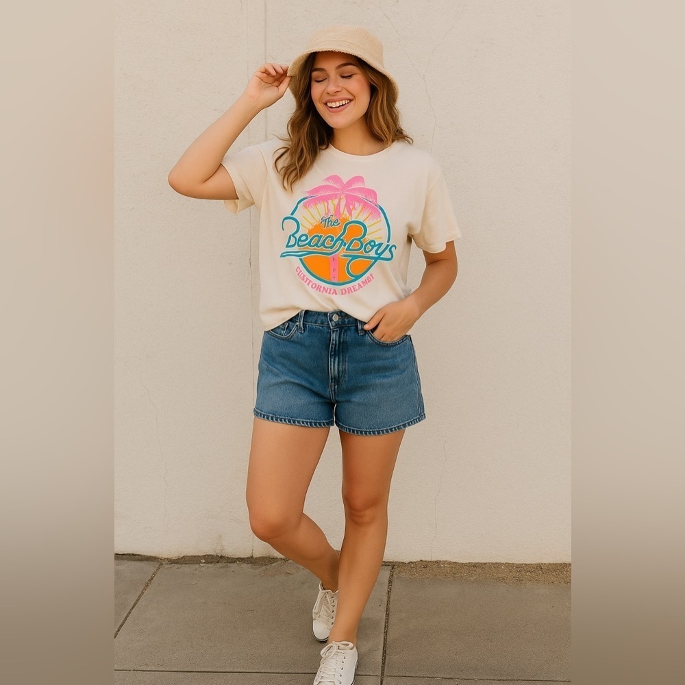 Daydreamer LA x The Beach Boys Boxy Graphic Tee – Sz S (2023 Edition)